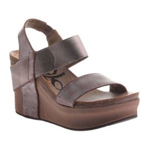 OTBT Bushnell wedge sandals brown